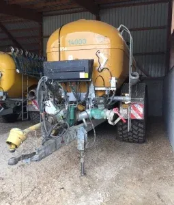 Zunhammer Pumptankwagen 14000l - Scheibenegge 6m